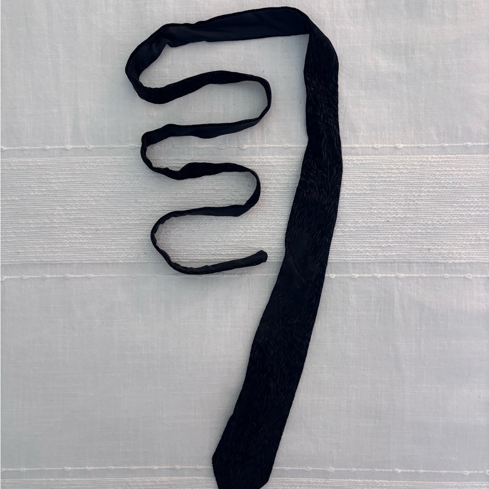 Minimalist Black Woven Belt Accessory